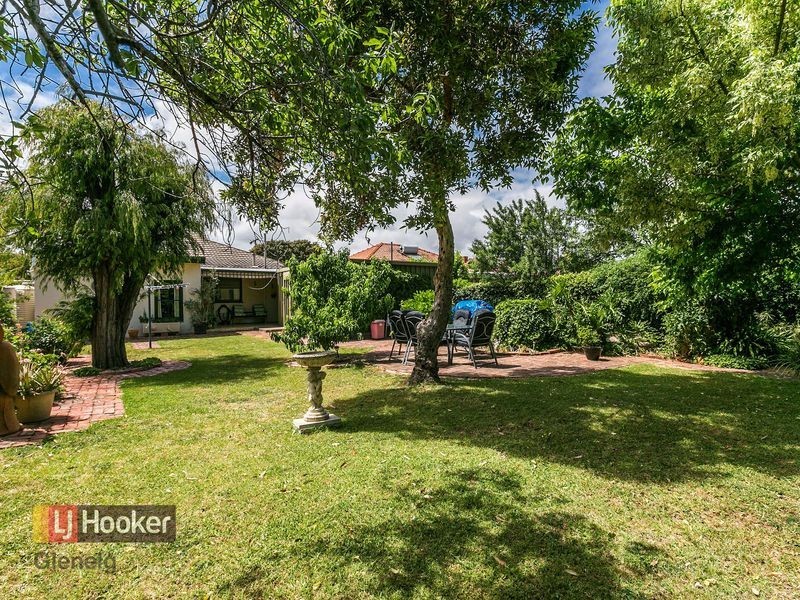 10 Almond Grove, Glandore SA 5037