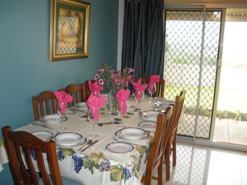 4 Barton Drive, Trott Park SA 5158