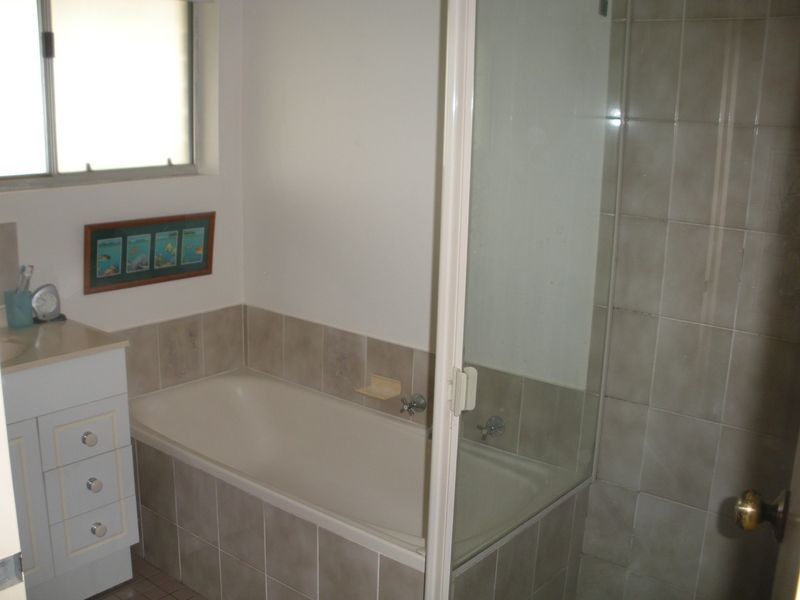 4 Barton Drive, Trott Park SA 5158