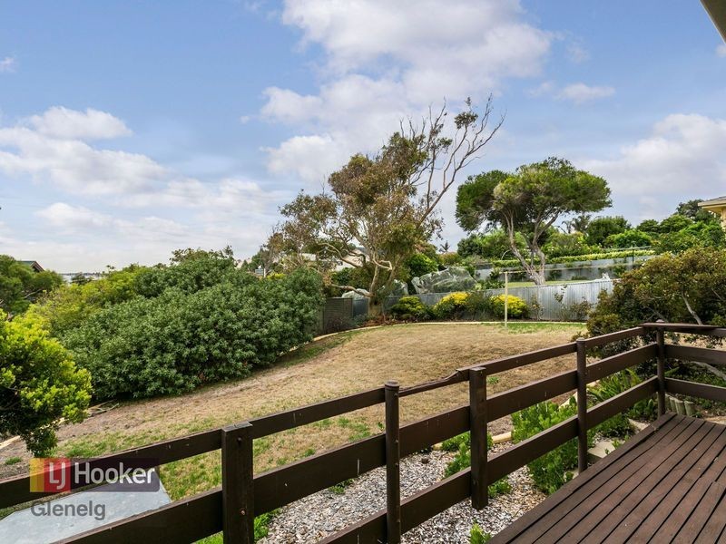 8 Allan Street, Marino SA 5049