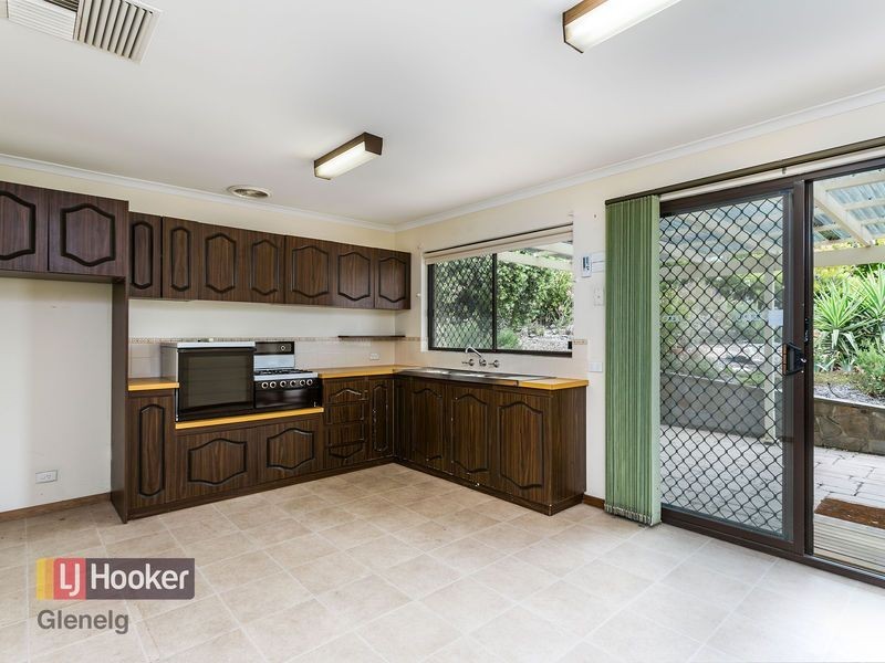 8 Triche Crescent, Hallett Cove SA 5158