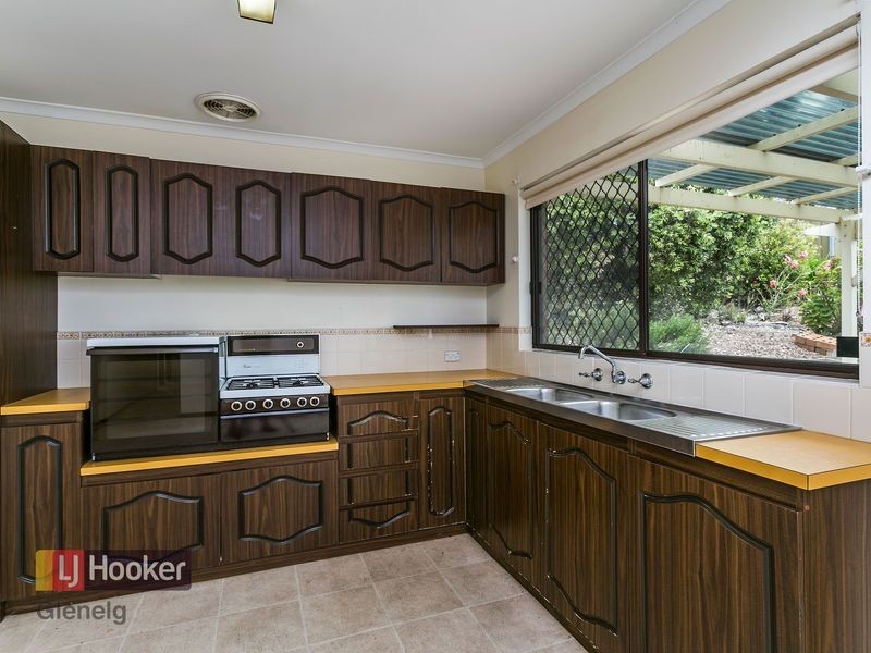 8 Triche Crescent, Hallett Cove SA 5158