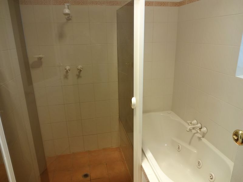 52 Barnes Ave, Marleston SA 5033