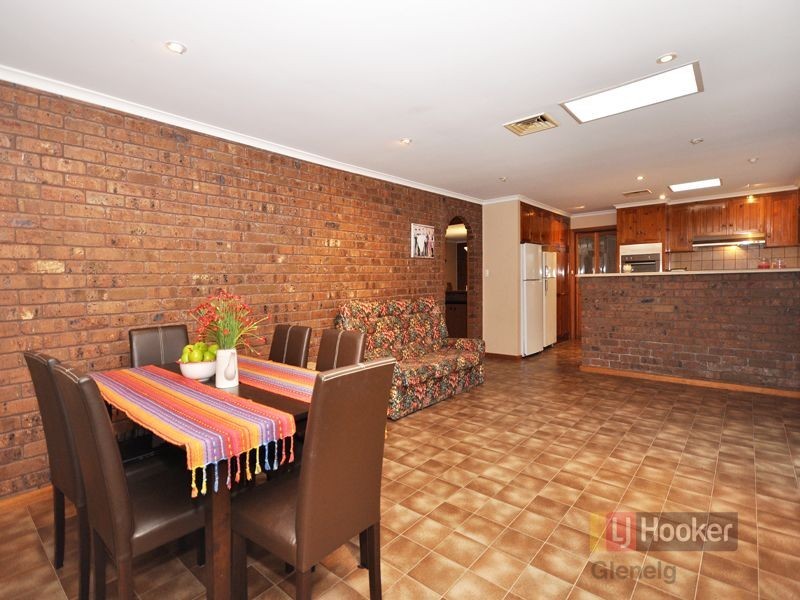 25 Banksia Road, Aberfoyle Park SA 5159