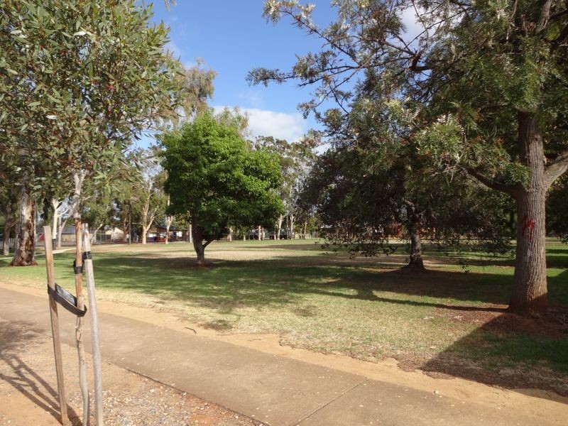 31 Sutton Ave, Seacombe Gardens SA 5047