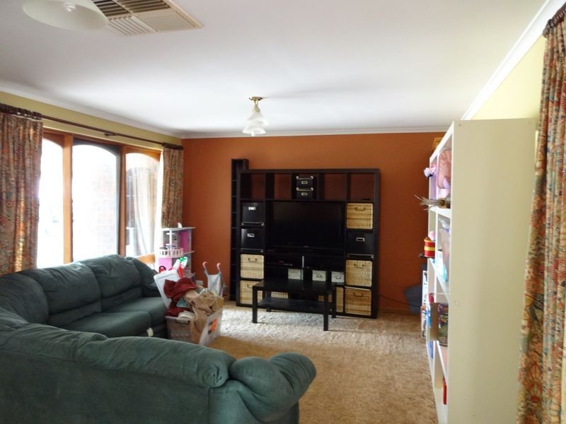 15 Woodham Court, Aberfoyle Park SA 5159
