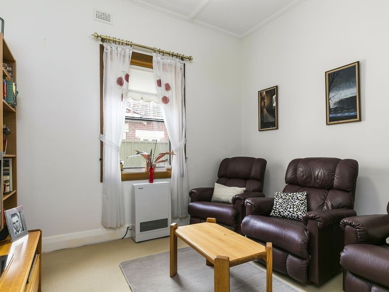 5 Ruthven Avenue, Glandore SA 5037