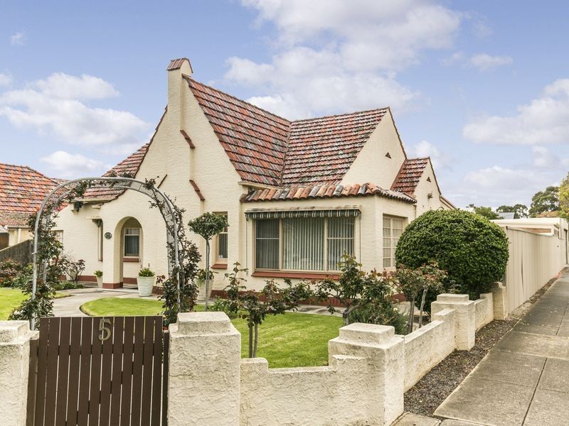 5 Ruthven Avenue, Glandore SA 5037