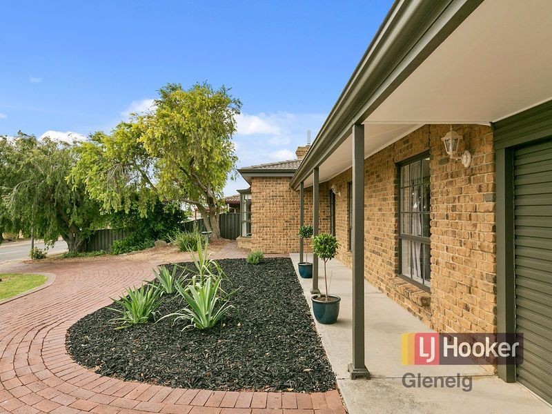 39 Rogana Crescent, Hallett Cove SA 5158