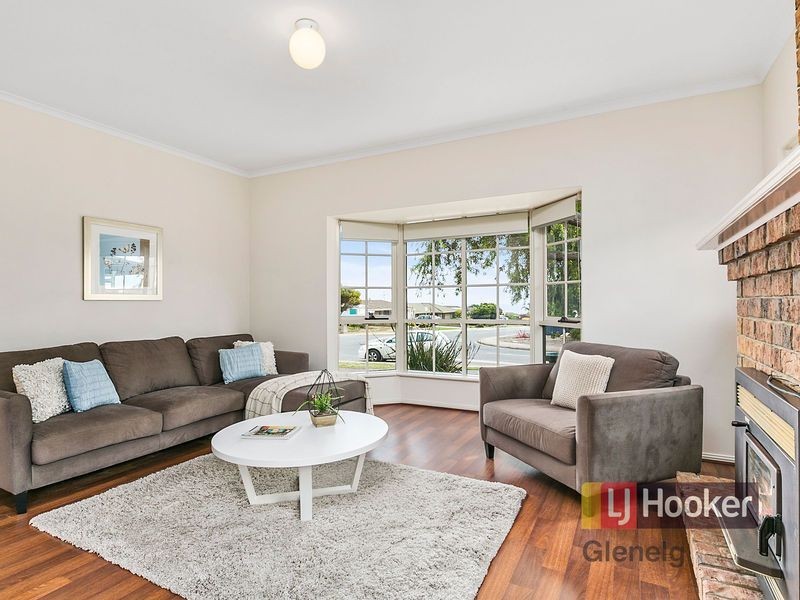 39 Rogana Crescent, Hallett Cove SA 5158