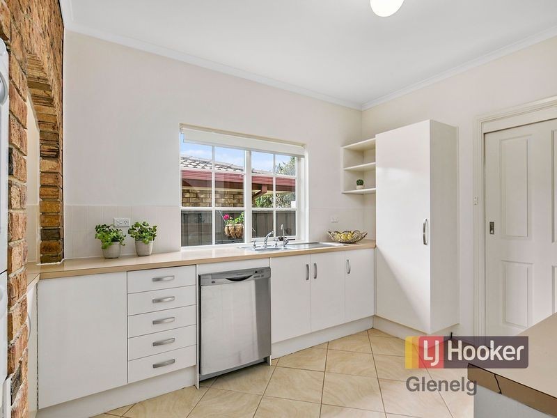 39 Rogana Crescent, Hallett Cove SA 5158