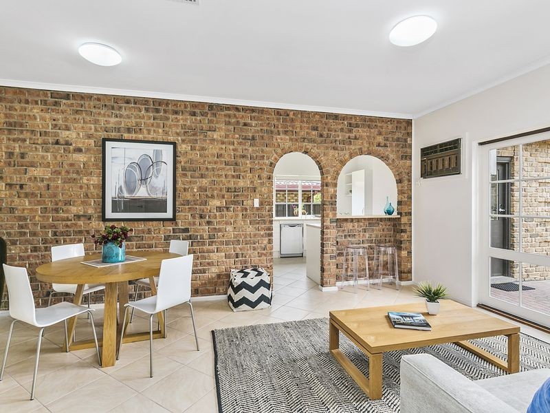 39 Rogana Crescent, Hallett Cove SA 5158