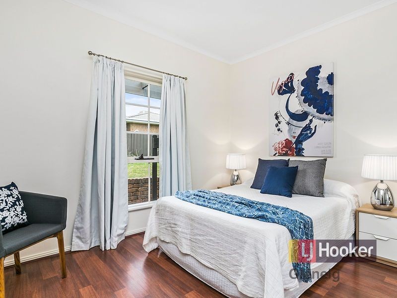 39 Rogana Crescent, Hallett Cove SA 5158