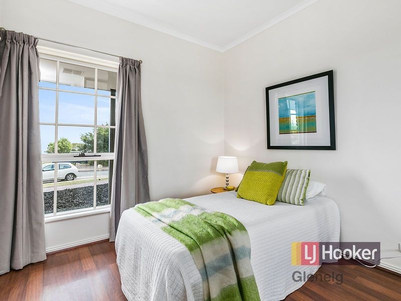 39 Rogana Crescent, Hallett Cove SA 5158