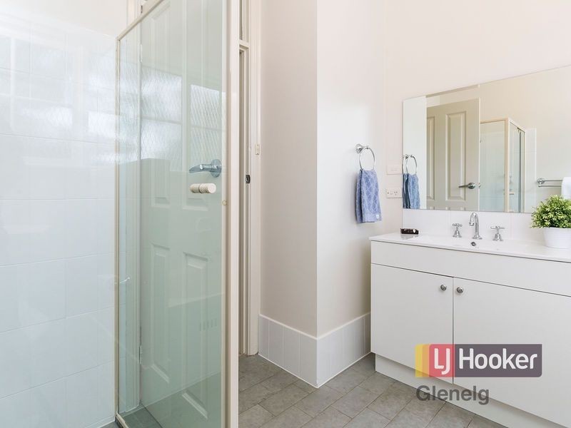 39 Rogana Crescent, Hallett Cove SA 5158
