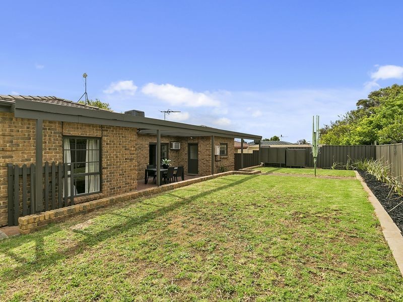 39 Rogana Crescent, Hallett Cove SA 5158