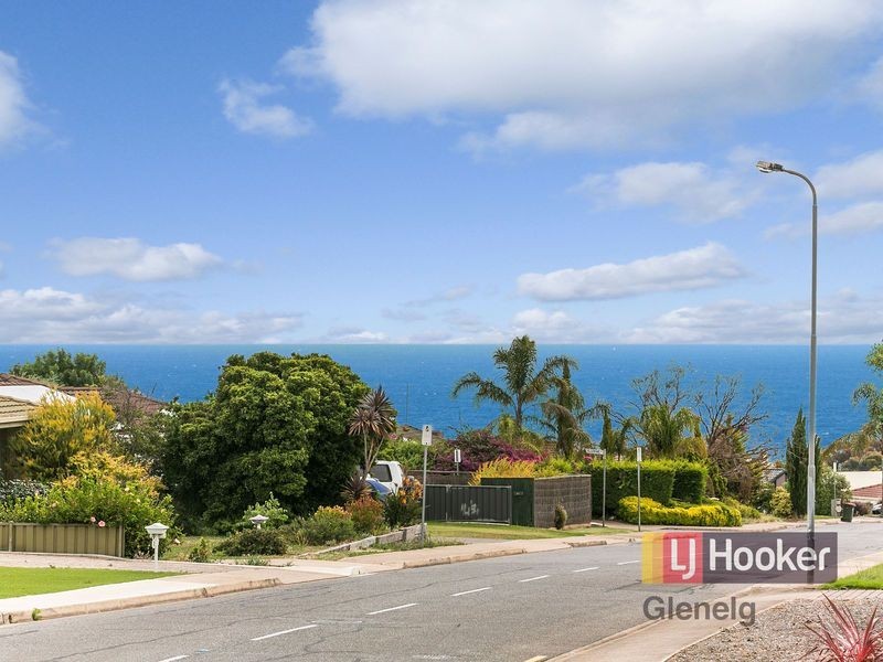 39 Rogana Crescent, Hallett Cove SA 5158