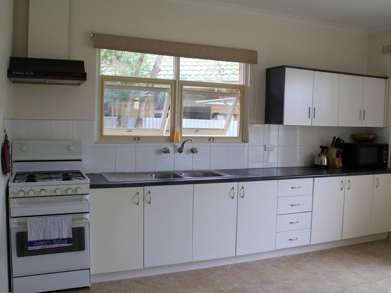 10 Woodland Road, Mitchell Park SA 5043