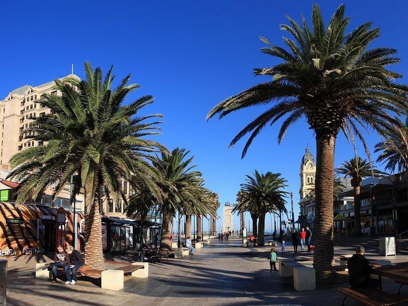 17 St Johns Row, Glenelg SA 5045