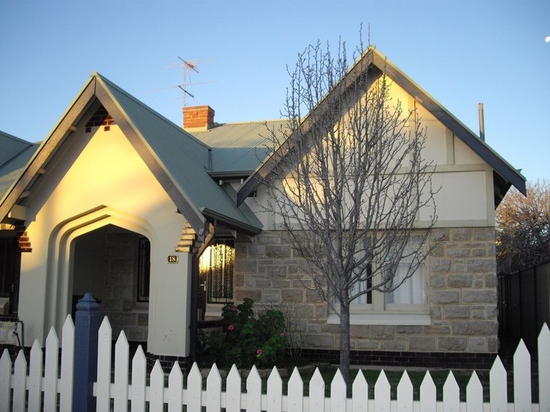 18 Sturt Street, Glenelg North SA 5045