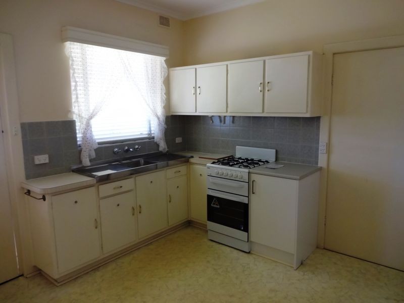 50 Avenue Road, Cumberland Park SA 5041