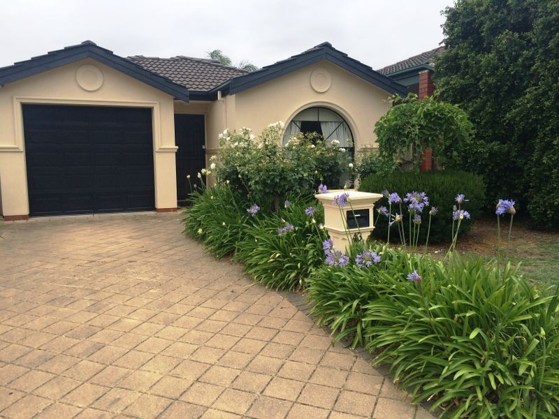43 Shillabeer Crescent, Woodcroft SA 5162