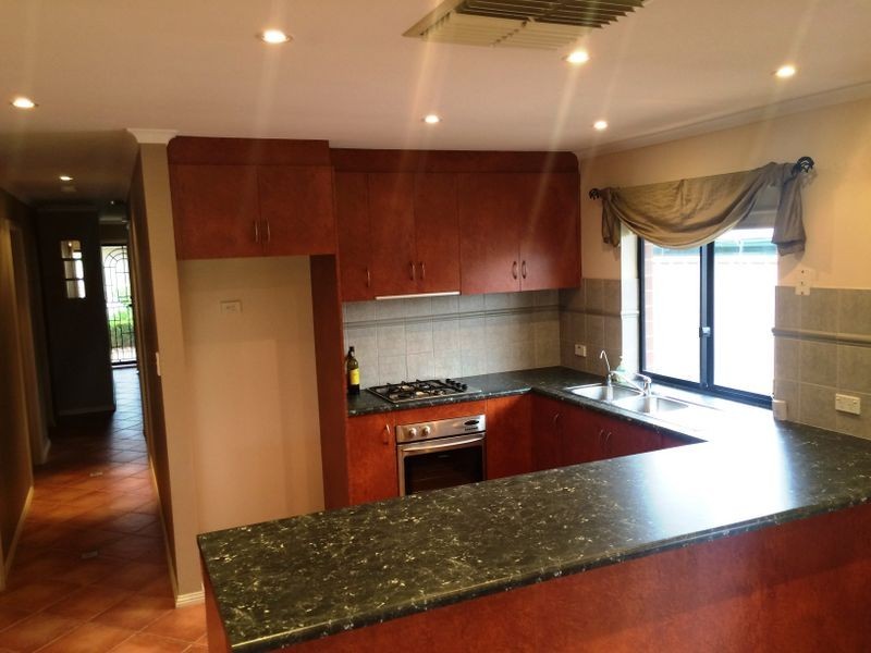 43 Shillabeer Crescent, Woodcroft SA 5162