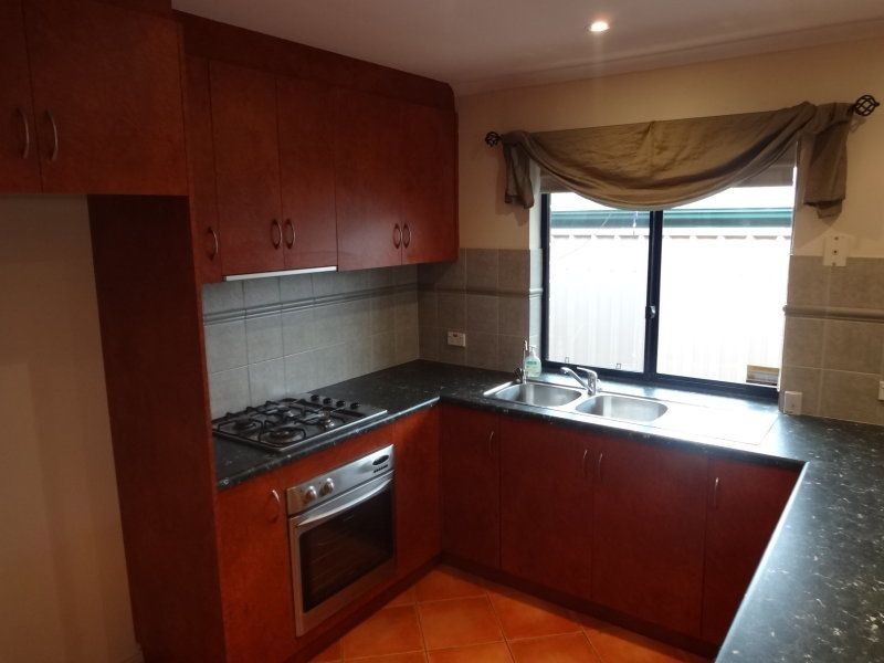 43 Shillabeer Crescent, Woodcroft SA 5162