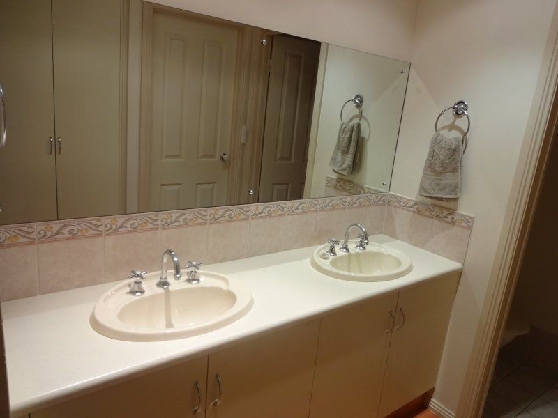 43 Shillabeer Crescent, Woodcroft SA 5162