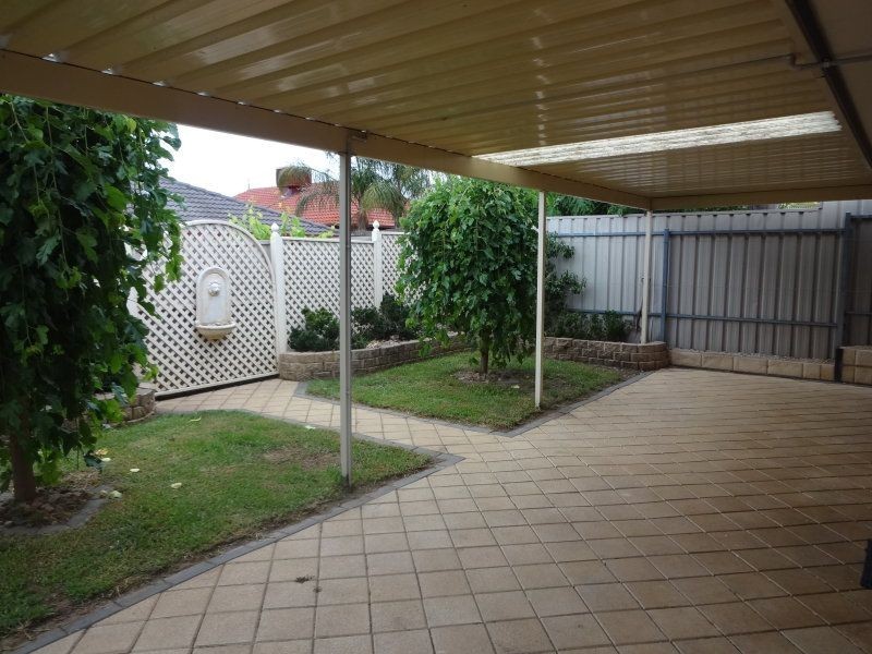 43 Shillabeer Crescent, Woodcroft SA 5162