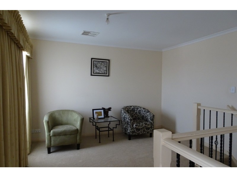 39 Tobin Crescent, Woodcroft SA 5162