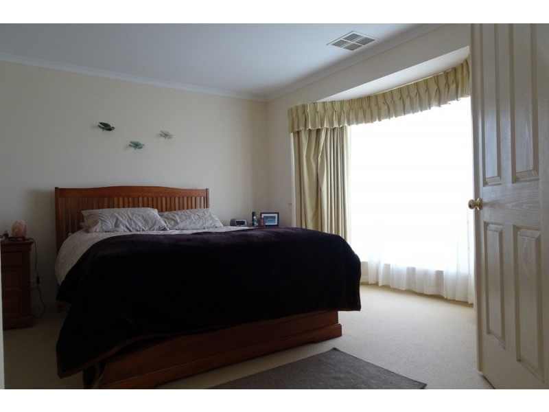 39 Tobin Crescent, Woodcroft SA 5162