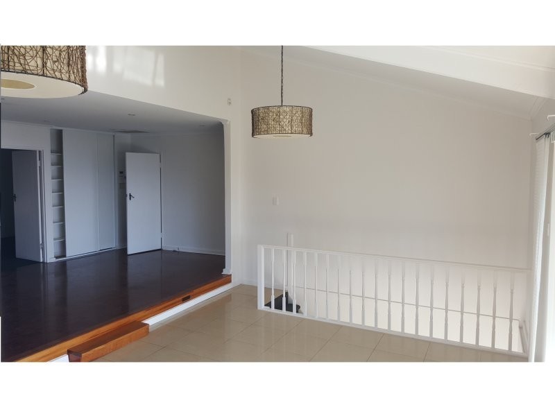 9 Seaview Road, Hallett Cove SA 5158