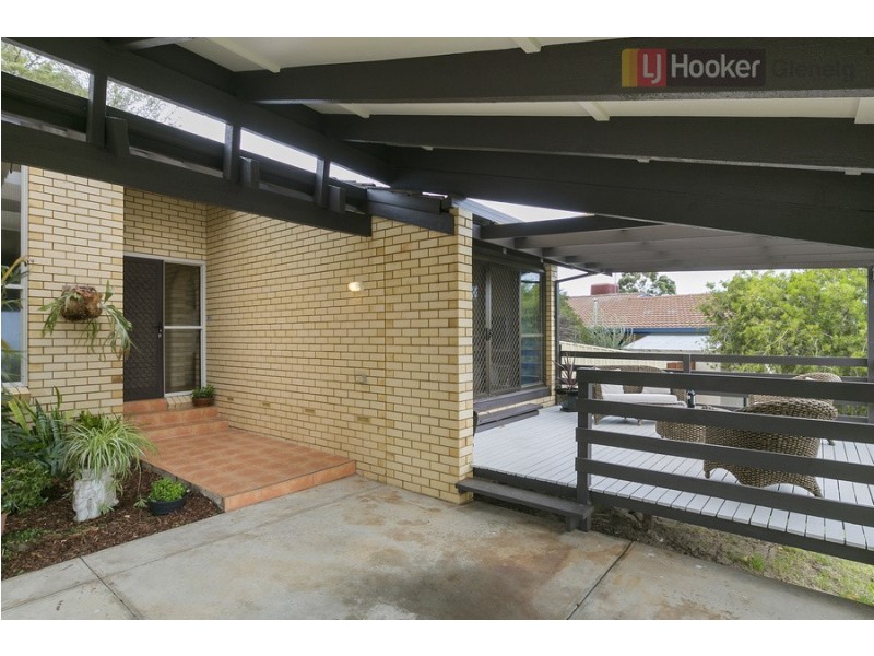 18 Mayflower Crescent, Hallett Cove SA 5158