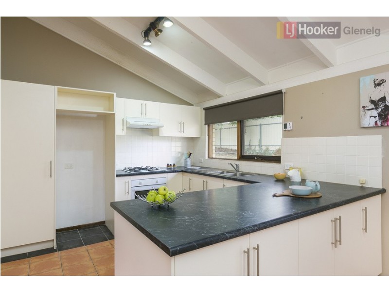 18 Mayflower Crescent, Hallett Cove SA 5158