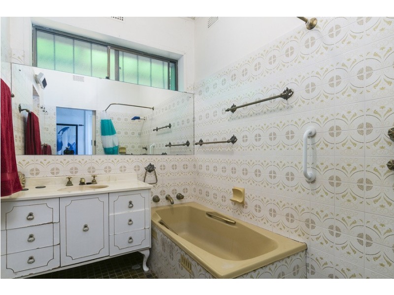 8 Newhaven Avenue, Glenelg North SA 5045