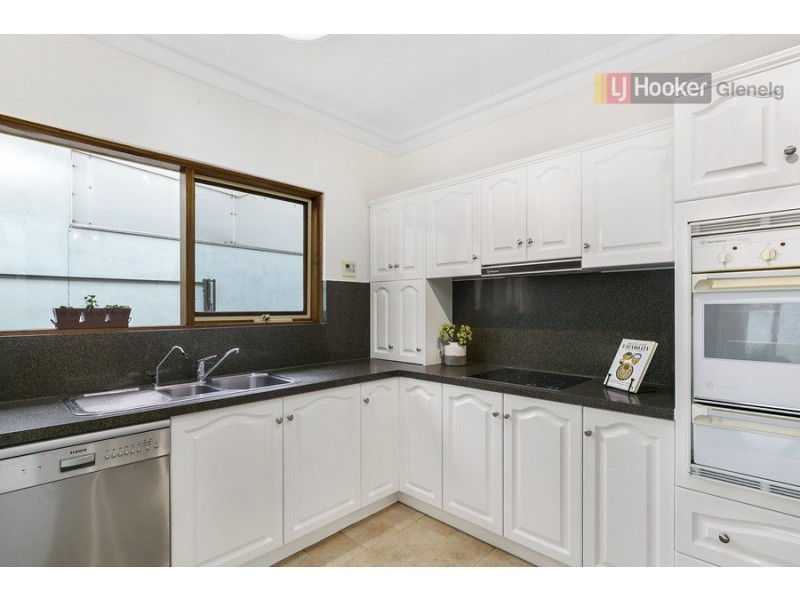 27 Lord Hobart Way, West Lakes SA 5021