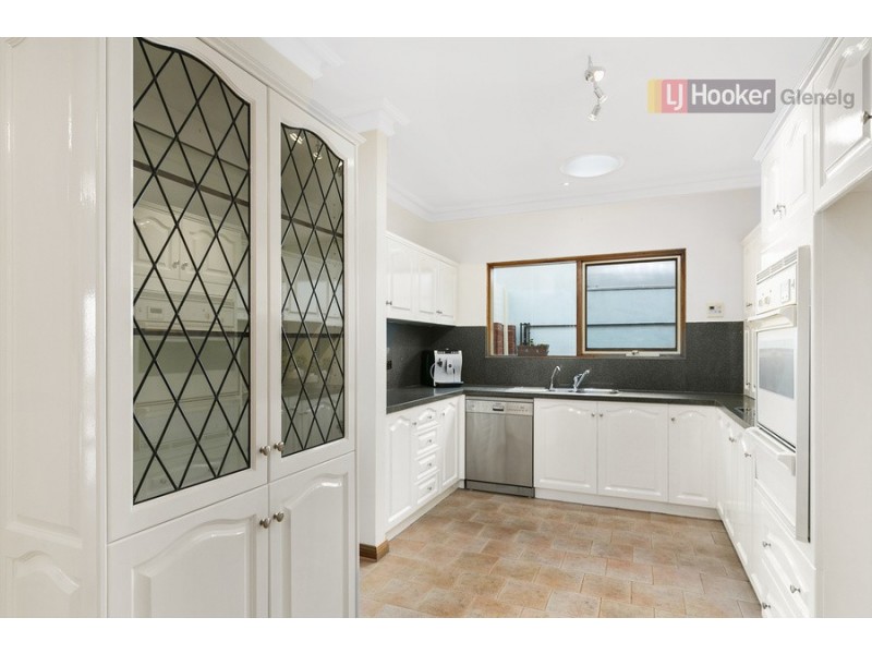 27 Lord Hobart Way, West Lakes SA 5021
