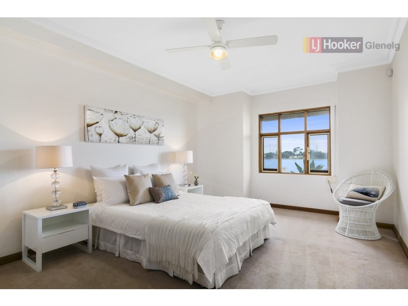 27 Lord Hobart Way, West Lakes SA 5021