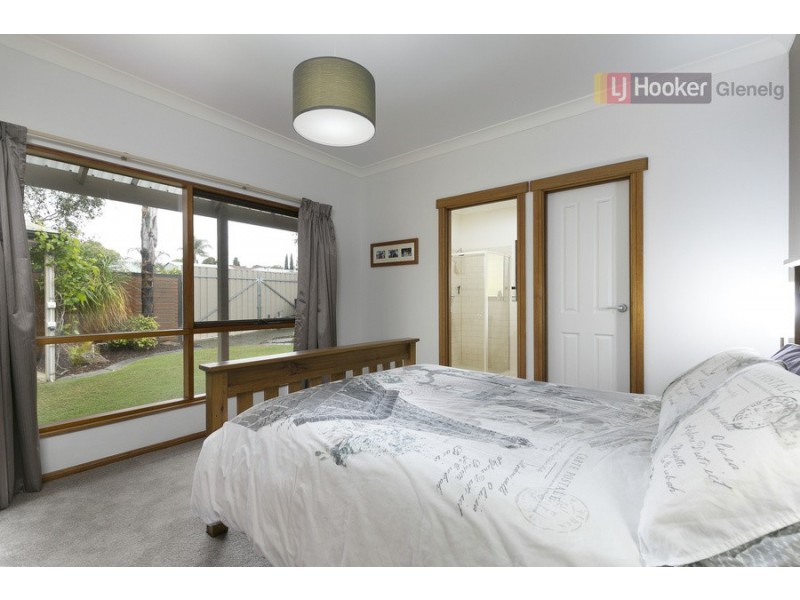 4 Shire Court, Woodcroft SA 5162