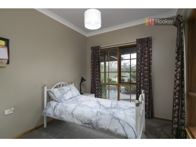 4 Shire Court, Woodcroft SA 5162