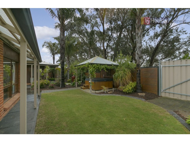 4 Shire Court, Woodcroft SA 5162