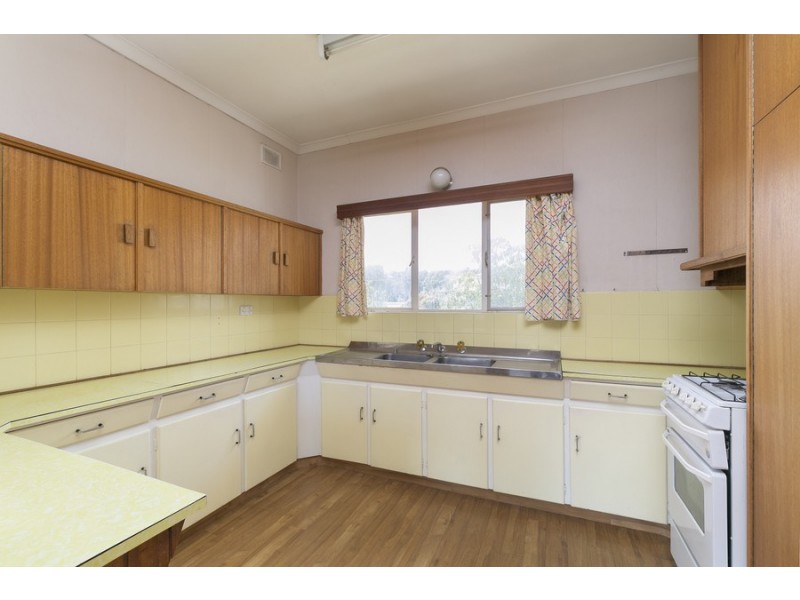 11 Lifford Parade, Marino SA 5049