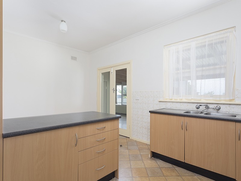 17 Tarnham Road, Seacombe Heights SA 5047