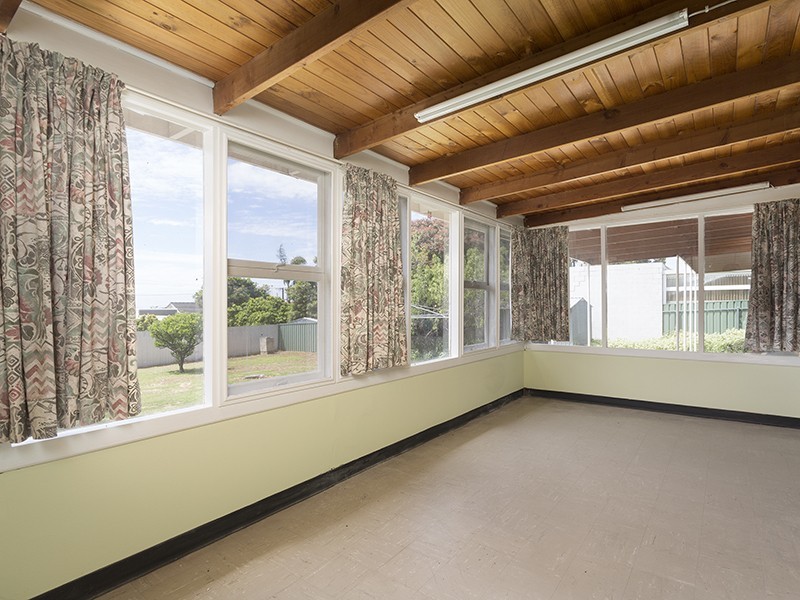 17 Tarnham Road, Seacombe Heights SA 5047