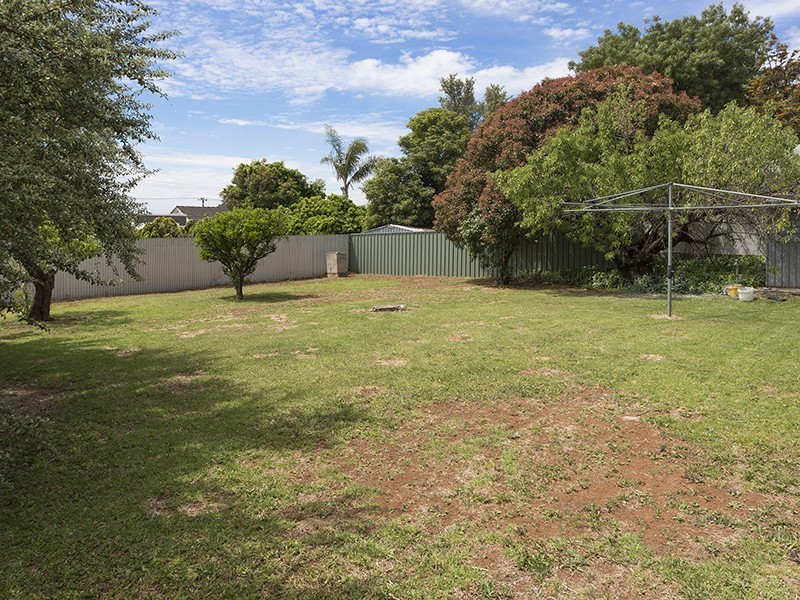 17 Tarnham Road, Seacombe Heights SA 5047