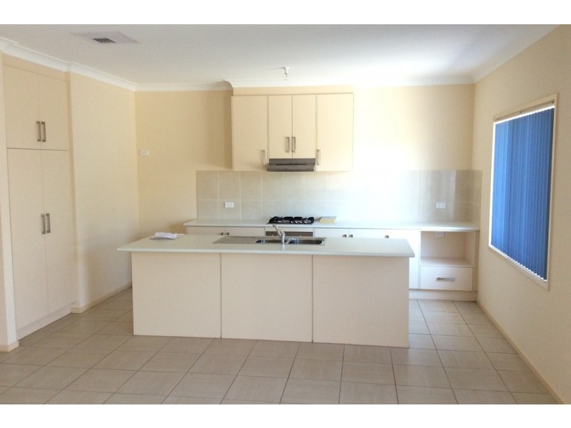 26 White Crescent, Seacombe Gardens SA 5047