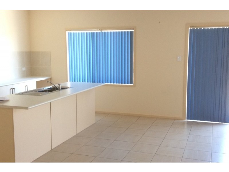 26 White Crescent, Seacombe Gardens SA 5047