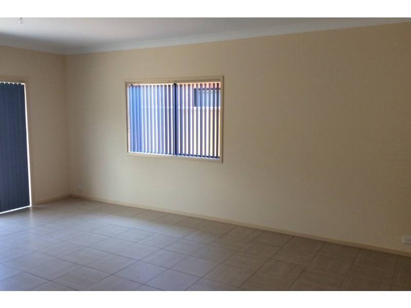 26 White Crescent, Seacombe Gardens SA 5047