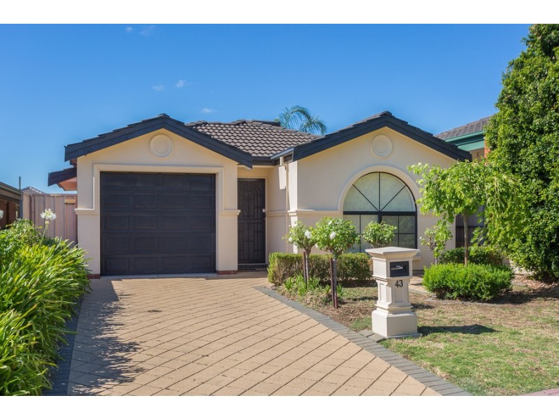 43 Shillabeer Crescent, Woodcroft SA 5162